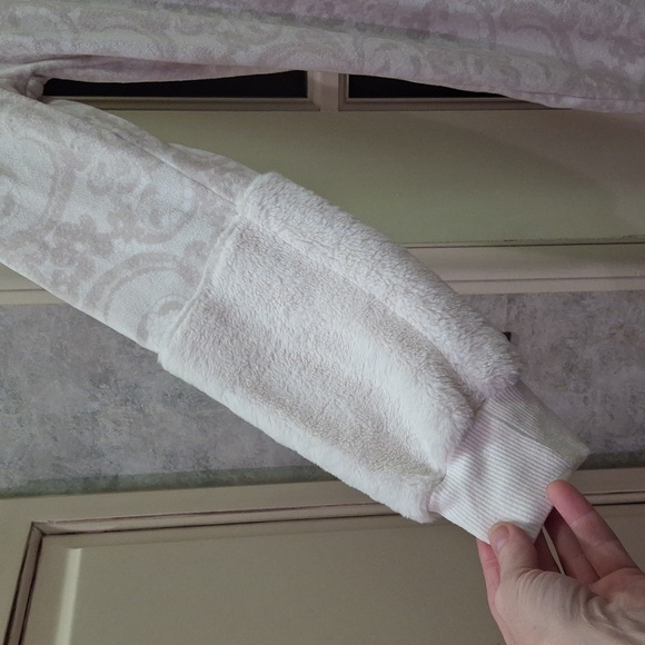 "SIMPLY VERA" by Vera Wang, Women's Sz. S, polyester and spandex, great conditio - Picture 3 of 14